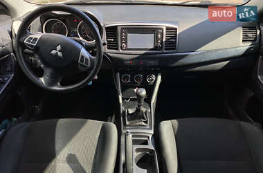 Седан Mitsubishi Lancer 2016 в 