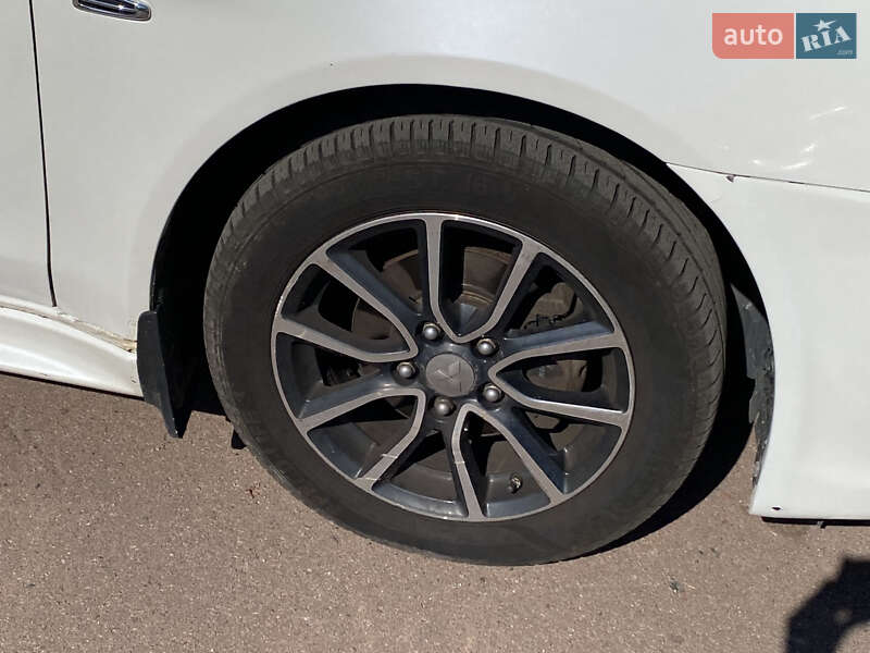 Седан Mitsubishi Lancer 2016 в Киеве