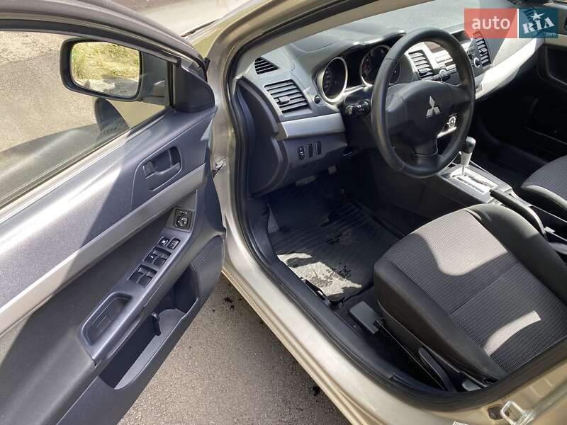 Седан Mitsubishi Lancer 2008 в Львове