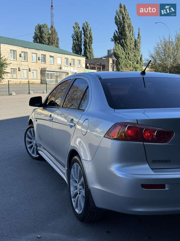 Седан Mitsubishi Lancer 2010 в Киеве
