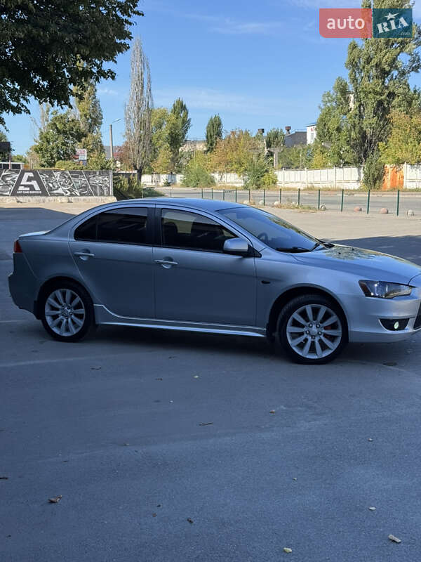 Седан Mitsubishi Lancer 2010 в Киеве
