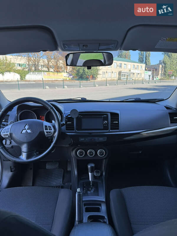 Седан Mitsubishi Lancer 2010 в Киеве