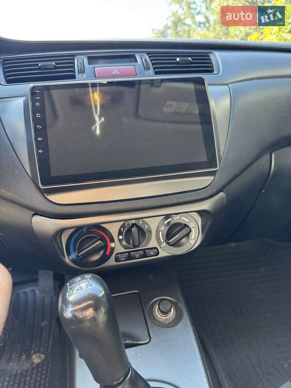 Седан Mitsubishi Lancer 2007 в Киеве