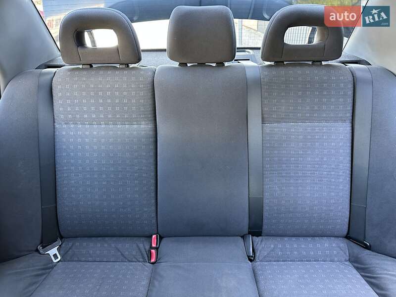 Седан Mitsubishi Lancer 2004 в Львові
