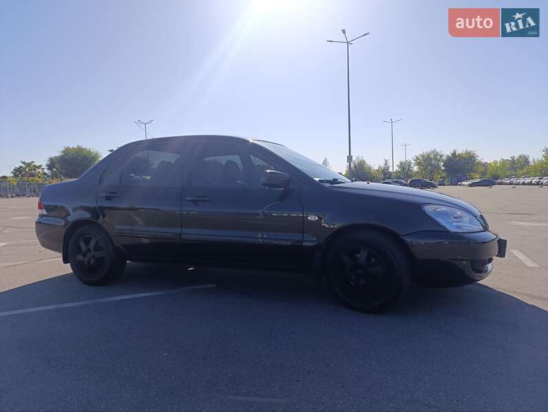 Седан Mitsubishi Lancer 2009 в Днепре