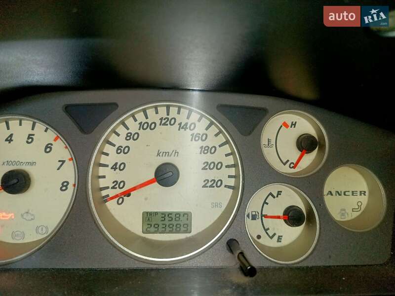 Седан Mitsubishi Lancer 2005 в Ромнах