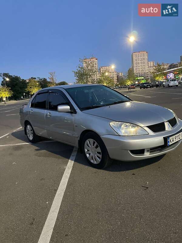 Седан Mitsubishi Lancer 2008 в Киеве