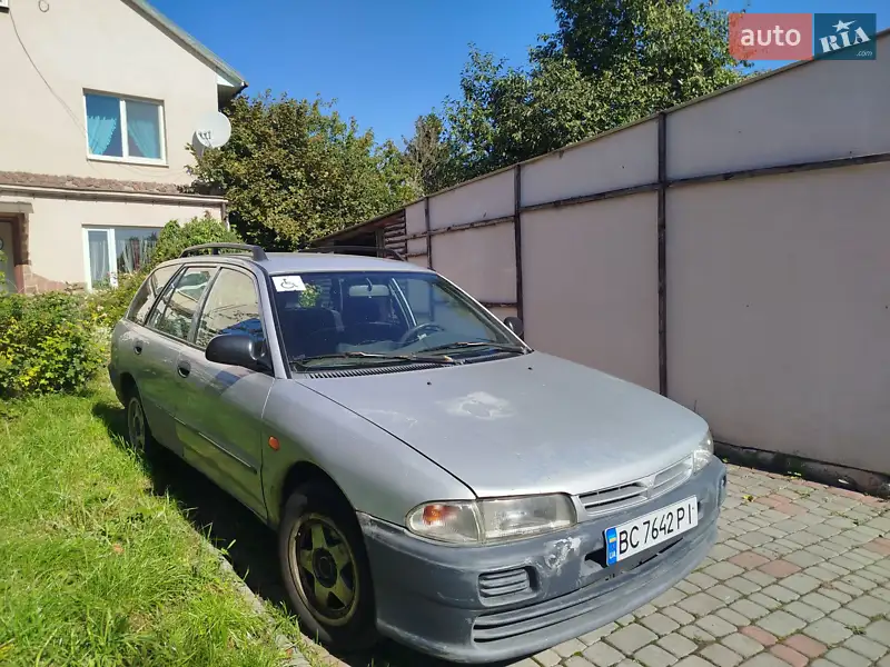 Mitsubishi Lancer