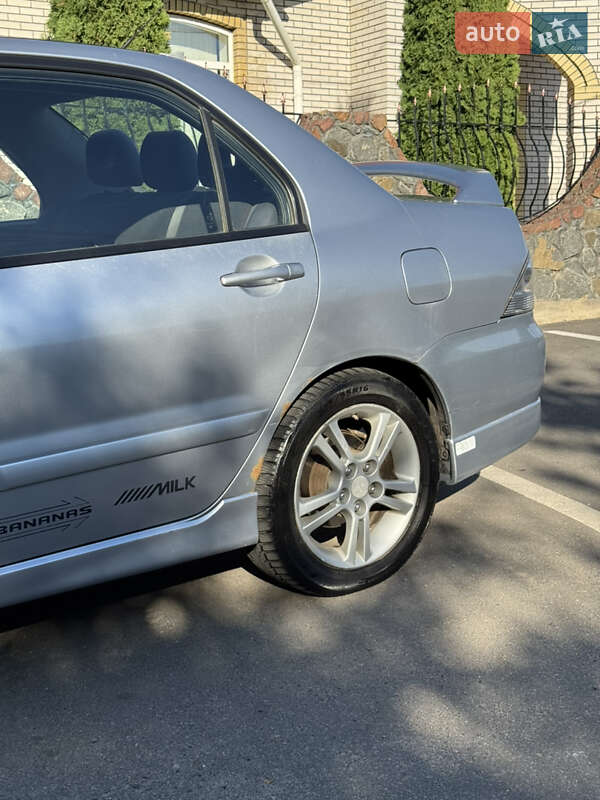 Седан Mitsubishi Lancer 2005 в Виннице