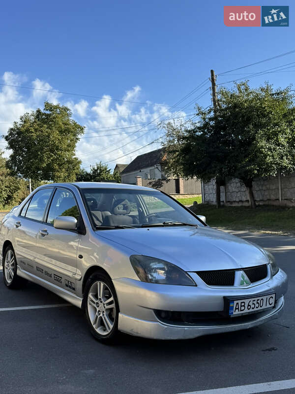 Седан Mitsubishi Lancer 2005 в Виннице