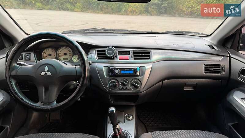 Седан Mitsubishi Lancer 2006 в Днепре