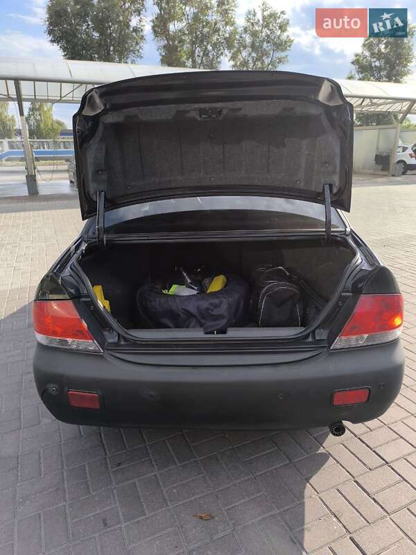 Седан Mitsubishi Lancer 2006 в Днепре