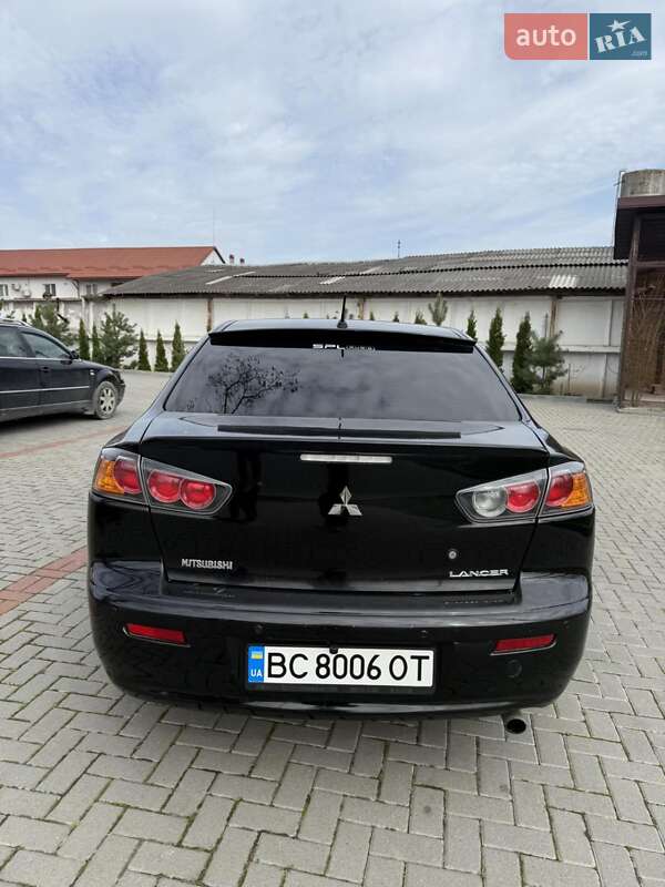 Седан Mitsubishi Lancer 2010 в Львове