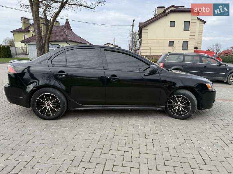 Седан Mitsubishi Lancer 2010 в Львове