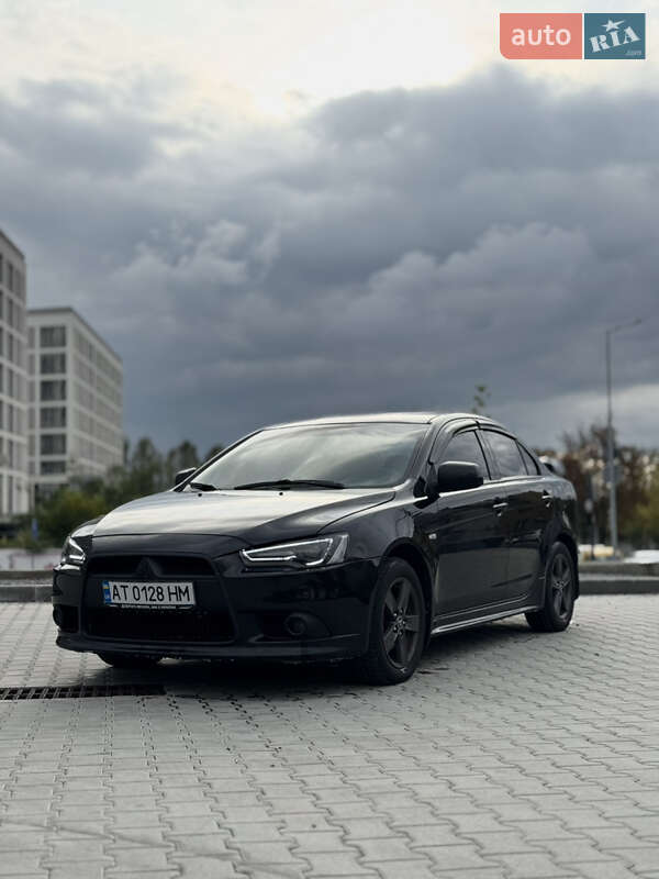 Хэтчбек Mitsubishi Lancer 2012 в 