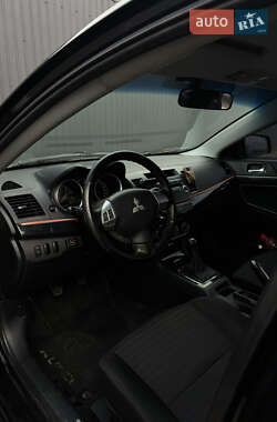 Хэтчбек Mitsubishi Lancer 2012 в 