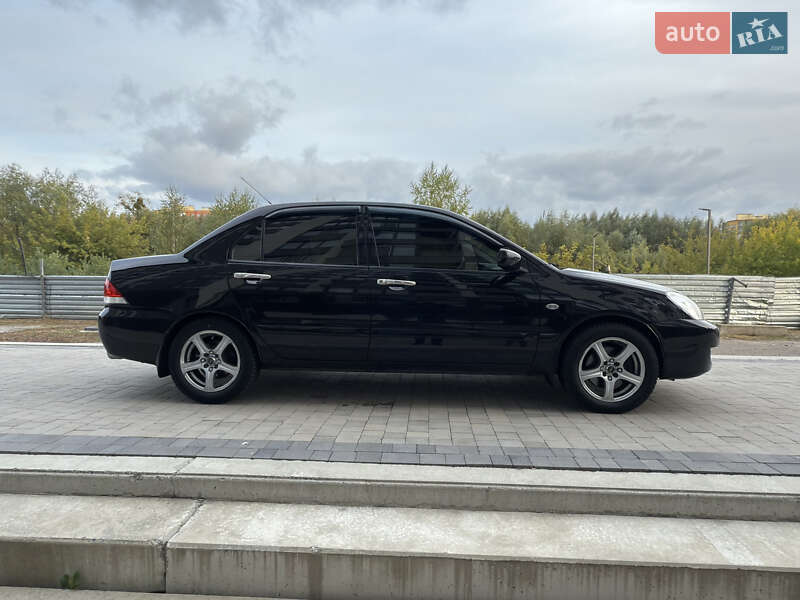 Седан Mitsubishi Lancer 2008 в Луцке