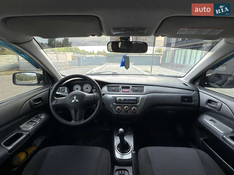 Седан Mitsubishi Lancer 2008 в Луцке