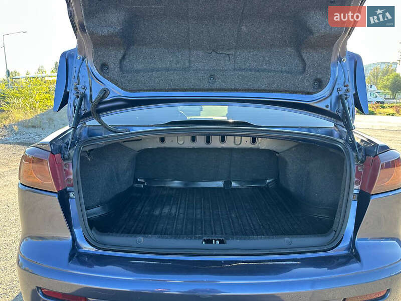 Седан Mitsubishi Lancer 2007 в Днепре