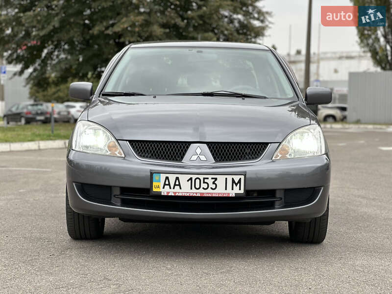 Седан Mitsubishi Lancer 2009 в Киеве