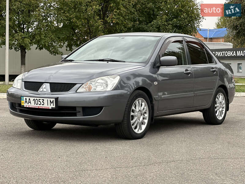 Седан Mitsubishi Lancer 2009 в Киеве