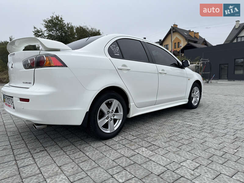 Седан Mitsubishi Lancer 2009 в Львове