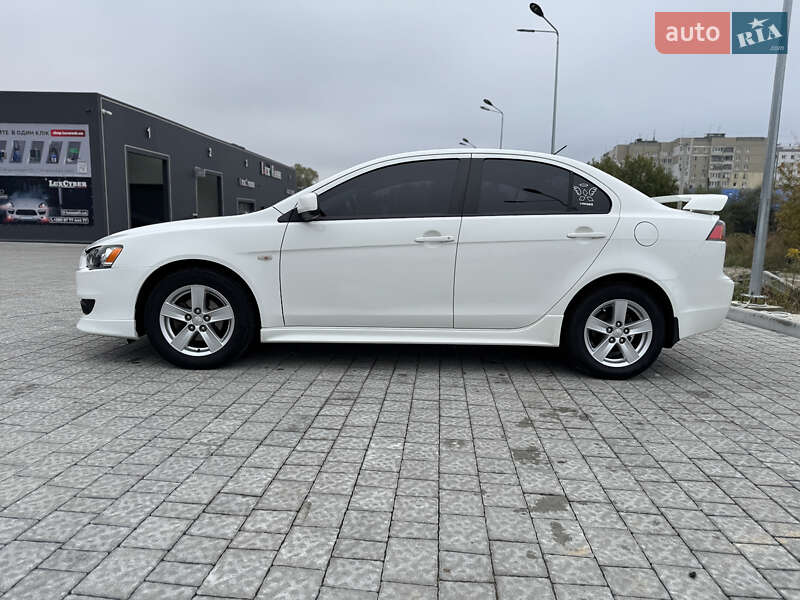 Седан Mitsubishi Lancer 2009 в Львове