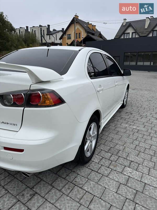 Седан Mitsubishi Lancer 2009 в Львове