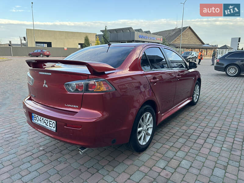 Седан Mitsubishi Lancer 2015 в Сарнах