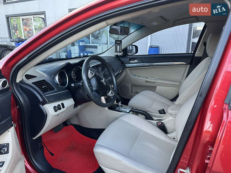 Седан Mitsubishi Lancer 2015 в Сарнах