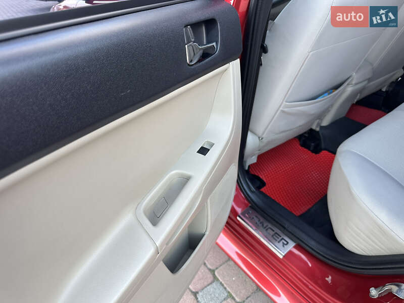 Седан Mitsubishi Lancer 2015 в Сарнах
