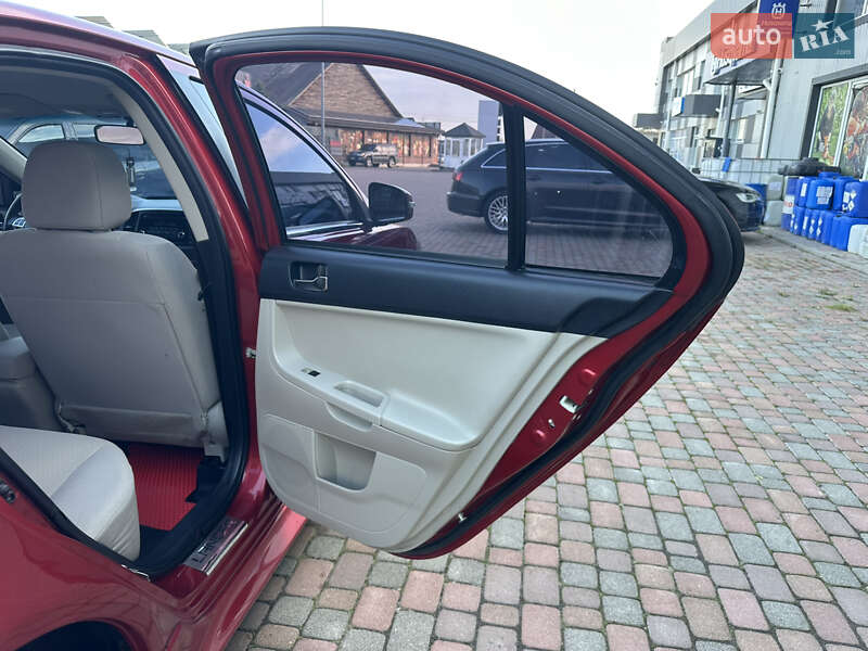 Седан Mitsubishi Lancer 2015 в Сарнах
