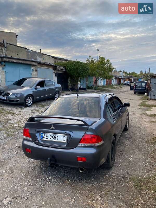 Седан Mitsubishi Lancer 2004 в Кривом Роге фото 3 Седан Mitsubishi Lancer 2004 в Кривом Роге