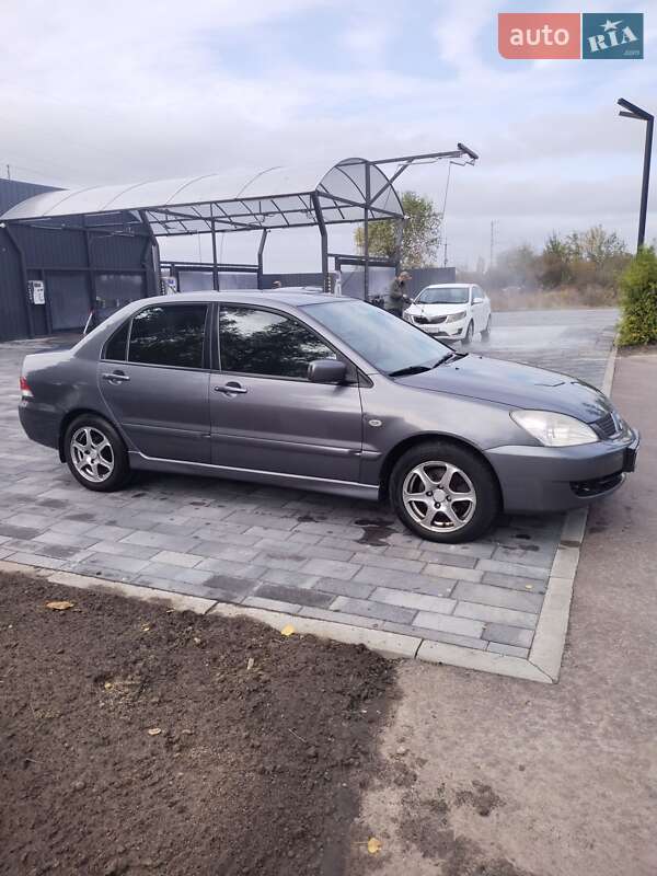 Седан Mitsubishi Lancer 2005 в 