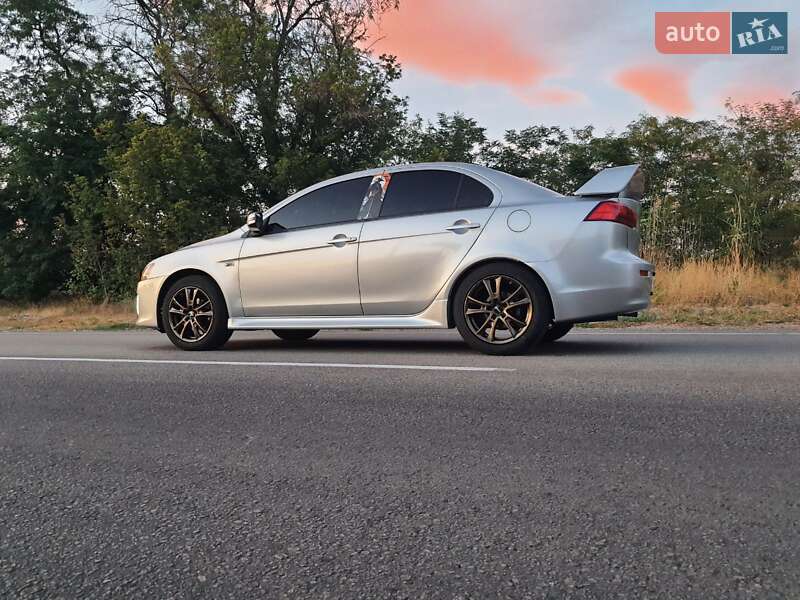 Седан Mitsubishi Lancer 2016 в Запорожье