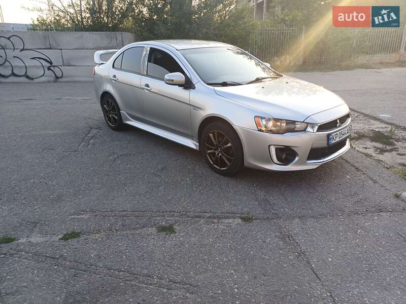 Седан Mitsubishi Lancer 2016 в Запорожье
