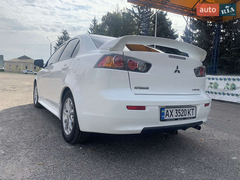 Седан Mitsubishi Lancer 2014 в Валках