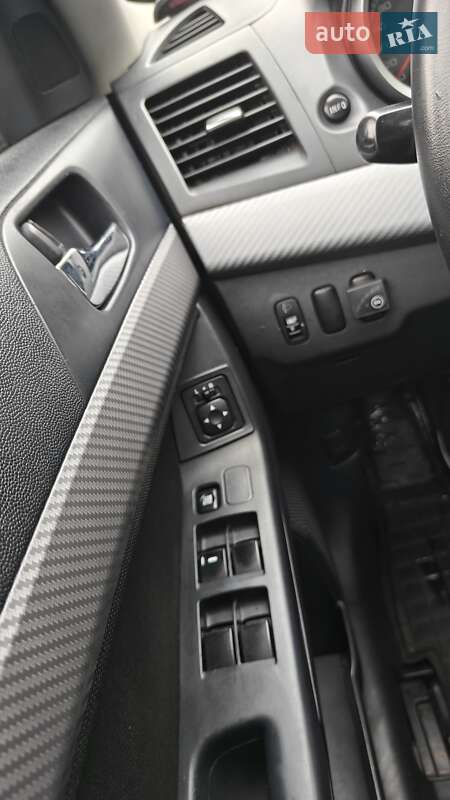 Седан Mitsubishi Lancer 2007 в Киеве