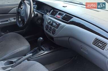 Седан Mitsubishi Lancer 2002 в  фото 8 Седан Mitsubishi Lancer 2002 в