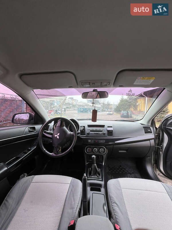 Седан Mitsubishi Lancer 2012 в Виннице