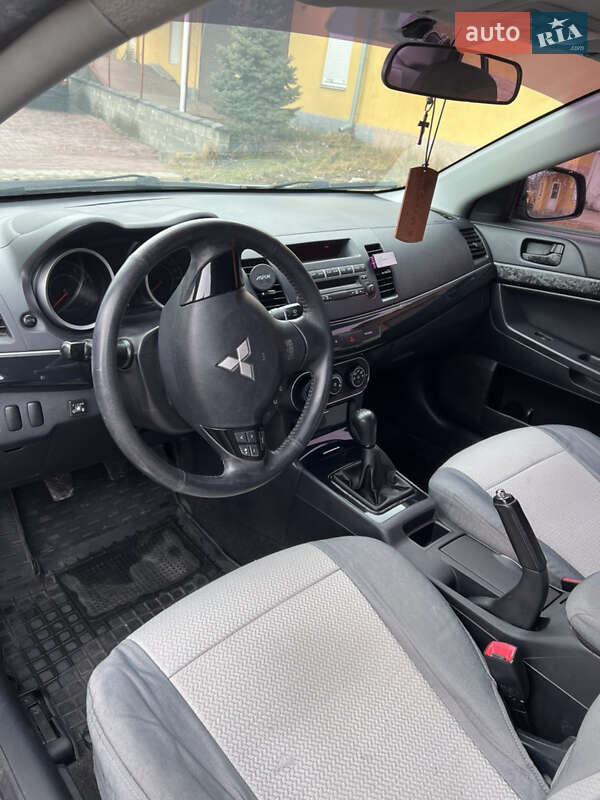 Седан Mitsubishi Lancer 2012 в Виннице