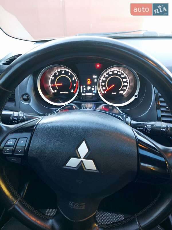 Седан Mitsubishi Lancer 2008 в Згуровке