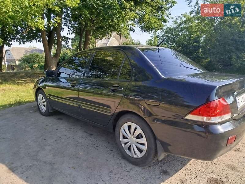 Седан Mitsubishi Lancer 2005 в Гадяче