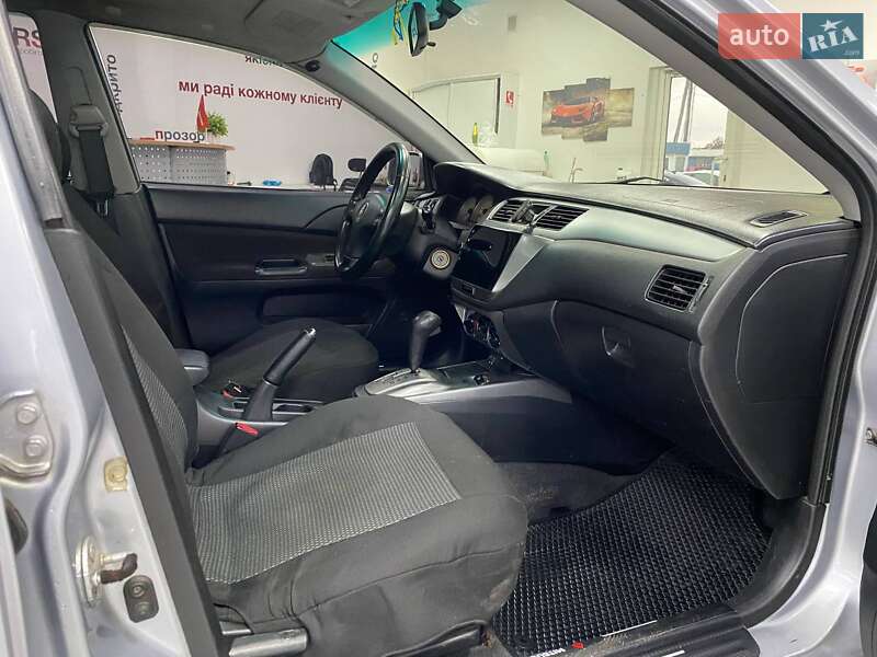 Седан Mitsubishi Lancer 2007 в Киеве