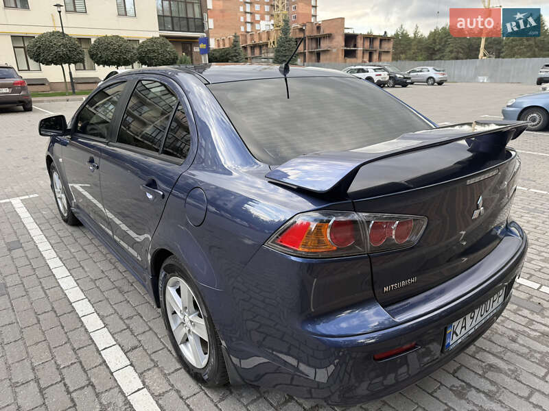 Седан Mitsubishi Lancer 2008 в Обухове