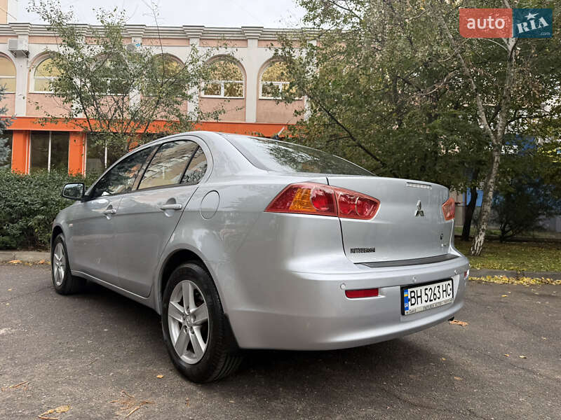 Седан Mitsubishi Lancer 2009 в Одессе