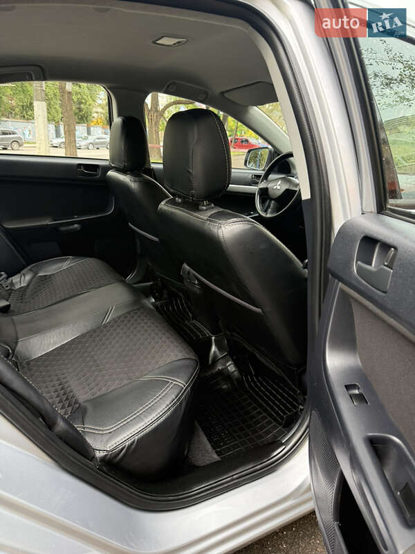 Седан Mitsubishi Lancer 2009 в Одессе
