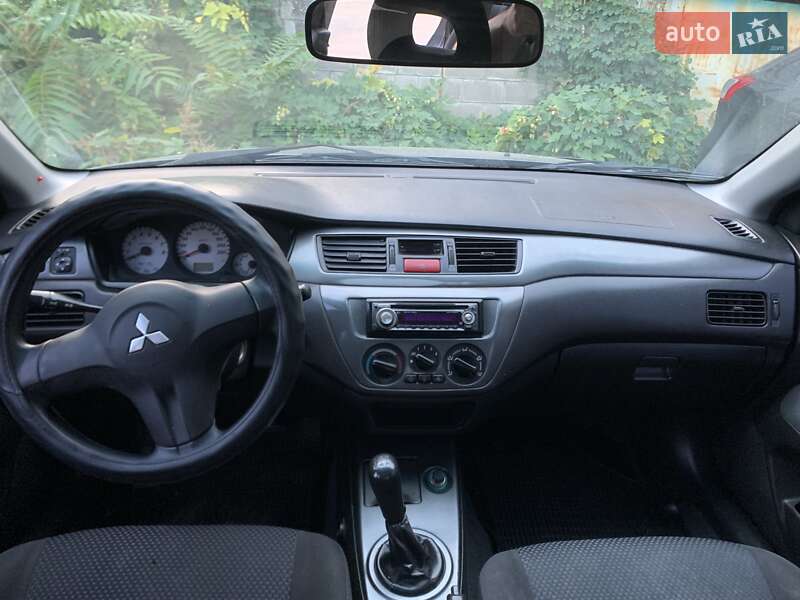 Седан Mitsubishi Lancer 2006 в Днепре