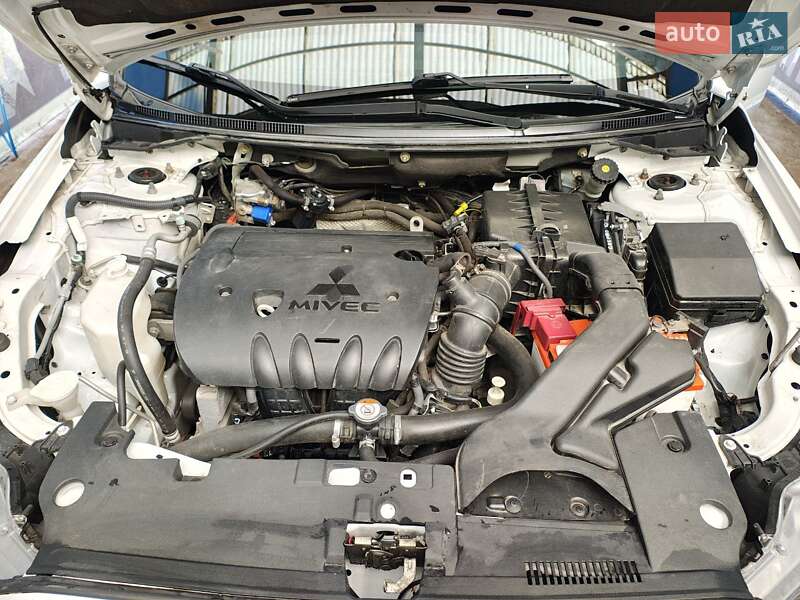 Седан Mitsubishi Lancer 2017 в Києві