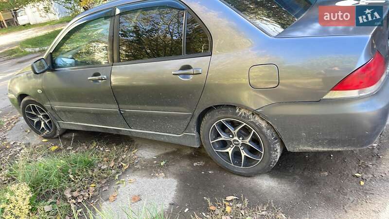 Седан Mitsubishi Lancer 2006 в Ужгороде